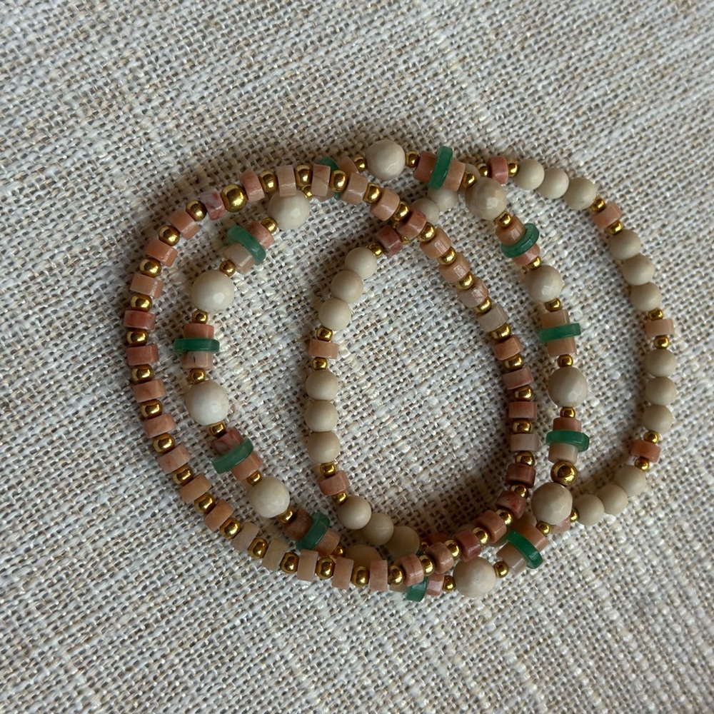 Elegant Beaded Bracelet Set in Cream and Green